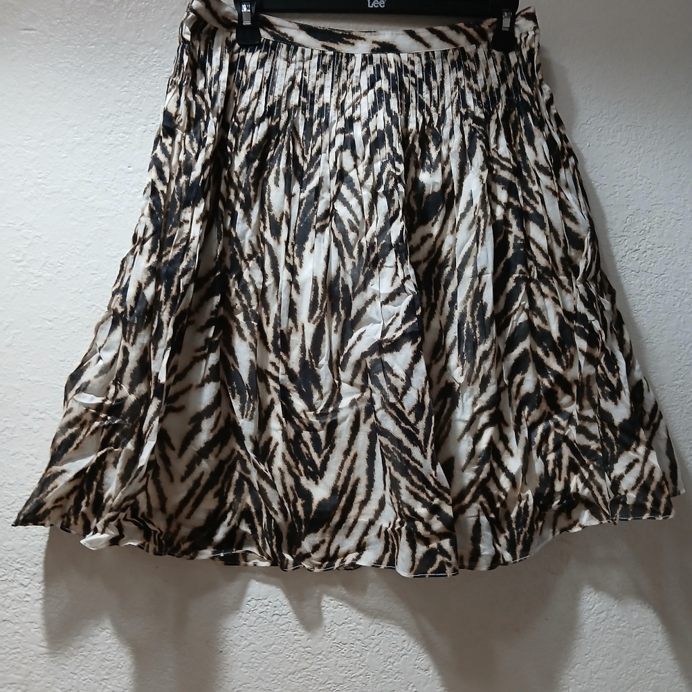 Talbots size 6p Women's Zebra Print Skirt - Black and Cream